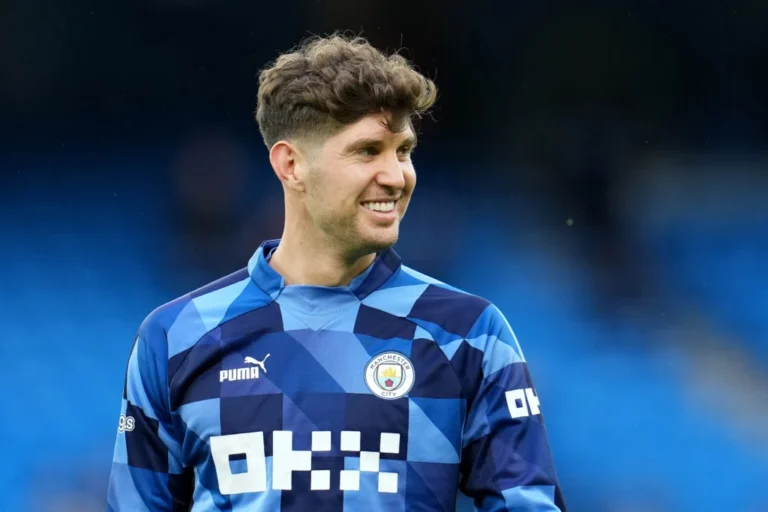 ⚡ Un roc anglais en quête de renouveau… 🔵⚫ L’Inter Milan ouvre la porte. 👀 Décision après le Mondial. #Stones #InterMilan #Mercato #Football