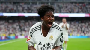 🚨 Mourinho verrouille Endrick ! ⚽ Courtisé par Liverpool et Milan. 🔒 Le crack brésilien reste au Real. #Endrick #RealMadrid #Mourinho #Mercato #Football