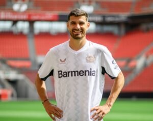 ⚡ Terrier, coup de dernière minute ? 🔴 Rennes et Lille en duel. 🏠 Retour aux Dogues possible pour l’enfant du club. #LOSC #Terrier #Mercato #Football