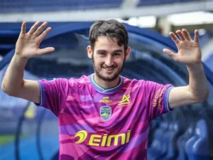 ⚡ Patouillet débarque à Brest ! 🧤 Ex‑OL, libre après Al‑Hilal. 📌 Contrat de 3 ans, rôle de doublure. #Brest #Patouillet #Mercato #Football #OL