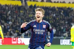 ⚡ Everton vise un milieu de l’OL ! 👀 Pavel Sulc suivi de près. 💰 Lyon réclame 35 M€. #Mercato #OL #Sulc #Everton #Football