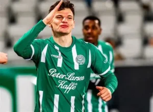 🚨 Kuzmić débarque à Lorient ! 💰 3 M€ + bonus pour le Slovène. ⚡ Latéral offensif, profil explosif. #FCLorient #Kuzmic #Mercato #Football