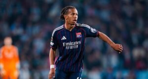 🚨 OL : Kango reste à Lyon ! ❌ Prêt à Charleroi annulé. 👀 Plusieurs clubs européens intéressés. #OL #Kango #Mercato #Football