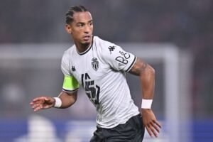 🚨 Kehrer ciblé par la Roma ! 🇩🇪 Le défenseur de Monaco sous contrat jusqu’en 2028. ⚽ Prêt avec option d’achat envisagé. #Kehrer #ASMonaco #ASRoma #Mercato #Football