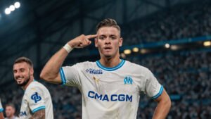 ⚡ Rennes vise Vitinha ! 🔴 Ex‑OM, aujourd’hui au Genoa. 💰 Valorisé à 10 M€, contrat jusqu’en 2028. #SRFC #Vitinha #Mercato #Football