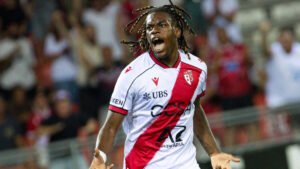 🚨 Strasbourg vise Boteli ! 🇨🇭 20 ans, 10 buts en 10 matchs avec Sion. 💰 Valorisé à 12 M€, pépite à suivre. #RCSA #Boteli #Mercato #Football