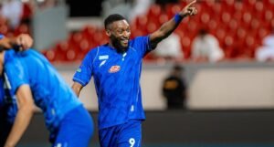 🚨 Toko‑Ekambi vers le Maroc ? 🇨🇲 La RS Berkane veut attirer le Lion Indomptable. ⚽ Expérience en Ligue 1, Europe et Golfe. #TokoEkambi #RSBerkane #Mercato #Football