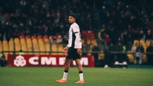 ⚡ Aït Boudlal, dossier brûlant ! 🇬🇧 Newcastle et l’Angleterre le veulent. 💰 Rennes vise 35‑45 M€. #Rennes #AïtBoudlal #Newcastle #Mercato #Football