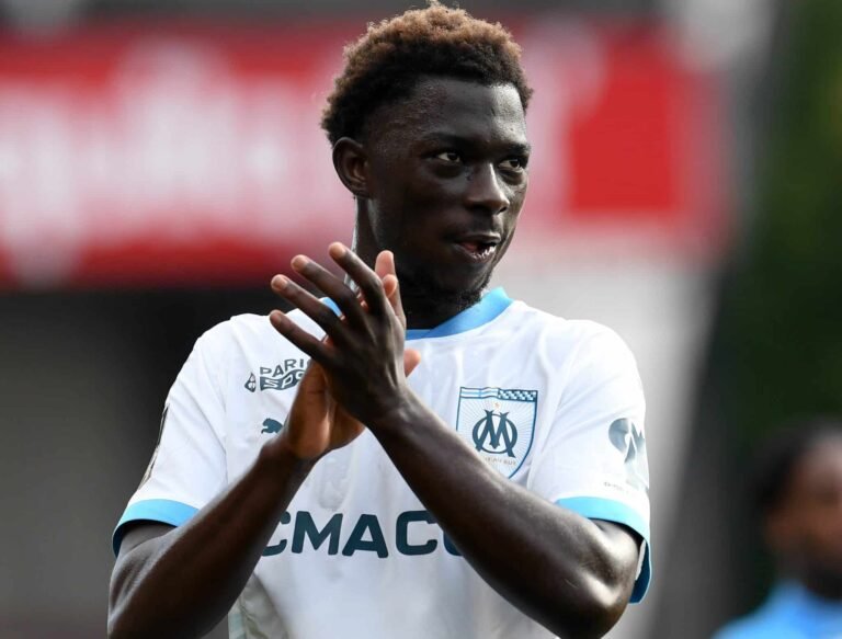 🚨 Cornelius blessé, Meïté indispensable ! 🔴🟡 Lens voit son dossier se compliquer. ⚽ Genesio pourrait relancer l’Ivoirien. #OM #Lens #Meite #Cornelius #Mercato #Football