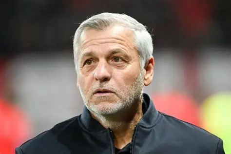 ⚡ OM en crise totale ! 📉 17e place, 5 défaites de suite. 💰 Genesio reste… faute de moyens. #OM #Genesio #Ligue1 #Football