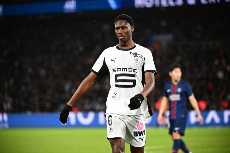 🚨 Cissé courtisé par l’Europe ! ⚽ Arsenal, Juve et Sunderland intéressés. 💙 Le joueur veut Strasbourg. #Cissé #SRFC #Mercato #Football #Strasbourg