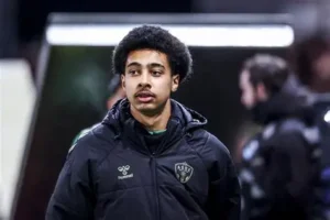 🚨 N’Guessan quitte l’ASSE ! 💎 17 ans, pépite offensive du Forez. ➡️ Direction Liverpool, départ inévitable. #ASSE #NGuessan #Mercato #Liverpool #Football