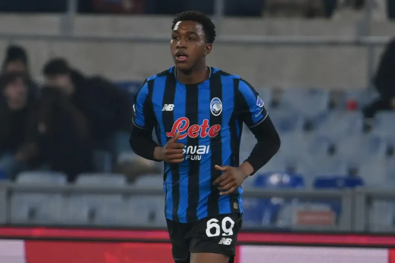 🚨 Chelsea recrute Honest Ahanor ! 🇮🇹 18 ans, signé pour 46‑48 M€. 📌 Prêté à Palace avant 2027. #Chelsea #Mercato #Ahanor #Atalanta #Football