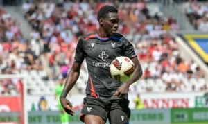 🚨 Sarr en colère contre Palace ! 📌 Liverpool offre 60 M£, refusé. ⚽ L’ailier sénégalais boycotte l’entraînement. #Mercato #Liverpool #CrystalPalace #Sarr #Football