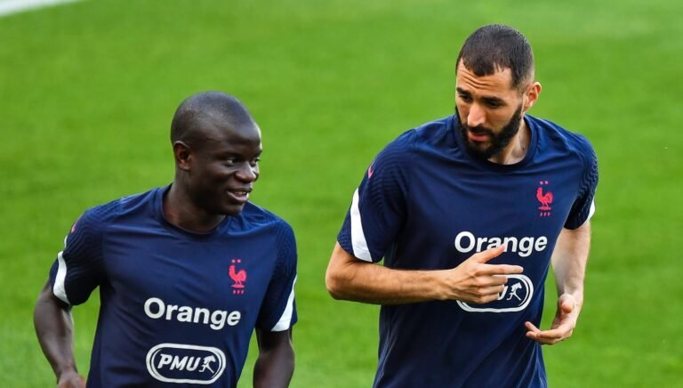🚨 Zidane tranche fort ! ❌ Kanté et Benzema écartés. 🇫🇷 Tchouaméni laissé au repos. 🔄 Nouvelle ère pour les Bleus. #Zidane #EDF #Bleus #LigueDesNations #Football