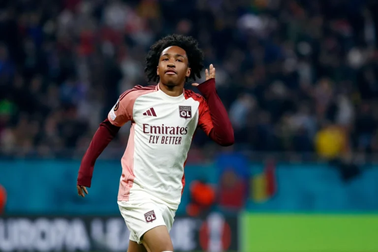 🚨 Fofana : duel anglais ! 🇧🇪 Sunderland vs Palace pour l’ailier de l’OL. ✈️ Deux jets privés à Lyon… #Mercato #Fofana #OL #Sunderland #CrystalPalace #Football