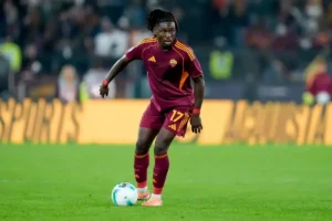 🚨 Chelsea veut Manu Koné ! 🇫🇷 La Roma bloque son départ. ⚽ Le joueur séduit par Londres. #Chelsea #Roma #Kone #Mercato #Football