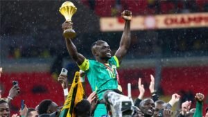 🚨 Vieira surprend pour sa première liste ! ❌ Mané absent, Sarr convoqué. 🇸🇳 Neuf joueurs de Ligue 1 retenus. #Sénégal #Vieira #CAN2027 #Football