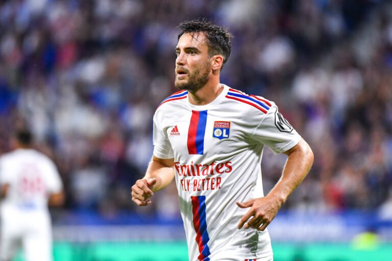 🚨 Tagliafico forfait contre Rennes ! 🇦🇷 L’OL privé de son latéral gauche. 🔝 Lyon veut rester invaincu en Ligue 1. #OL #Tagliafico #Ligue1 #Football #Rennes