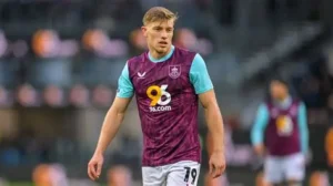 🚨 Flemming vers Ipswich ! 🇳🇱 Accord trouvé pour 20 M€. 📌 Dernières heures du mercato décisives. #Mercato #IpswichTown #Flemming #Burnley #Football