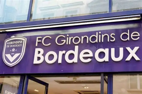 🚨 Bordeaux en danger ! ❌ Match de Coupe incertain face à Saintes. ⚠️ Le sextuple champion vit une crise totale. #Bordeaux #CoupeDeFrance #Football #DNCG