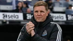 ⚡ Lens a sondé Eddie Howe ! 🇬🇧 Ex‑coach de Newcastle, profil séduisant. 🔴🟡 Cahuzac confirmé, Howe vise l’Angleterre. #RCLens #EddieHowe #Cahuzac #Football #Ligue1