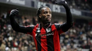 ⚡ Elye Wahi retrouve confiance ! ❌ Doublé refusé face à Lyon. 🔴⚫ Pantaloni croit en son déclic. #OGCNice #Wahi #Football #Ligue1