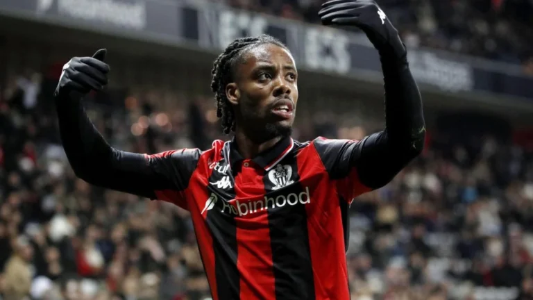 ⚡ Elye Wahi retrouve confiance ! ❌ Doublé refusé face à Lyon. 🔴⚫ Pantaloni croit en son déclic. #OGCNice #Wahi #Football #Ligue1