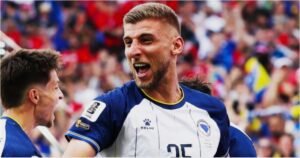 🚨 Le Mans vise Jovo Lukic ! ⚽ 4 buts, 4 passes décisives au Cluj. 💰 Valorisé à 5 M€, contrat jusqu’en 2029. #LeMansFC #Mercato #Lukic #Football